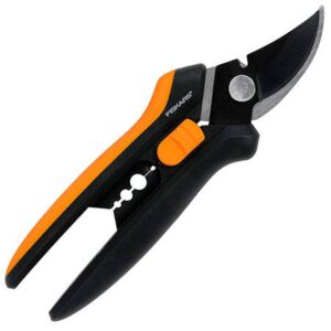 Секатор плоскостной для цветов Fiskars Solid SP14 (1051601)